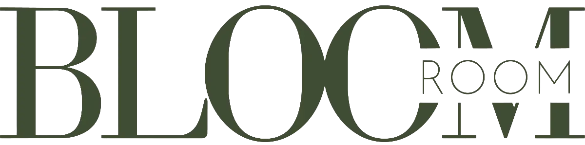 Logo dello studio di pilates in verde scuro su sfondo bianco, tipografia serif elegante